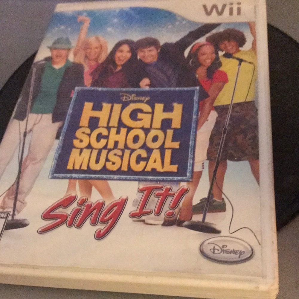 Disney High School Musical: Sing It! Wii Game - White Case